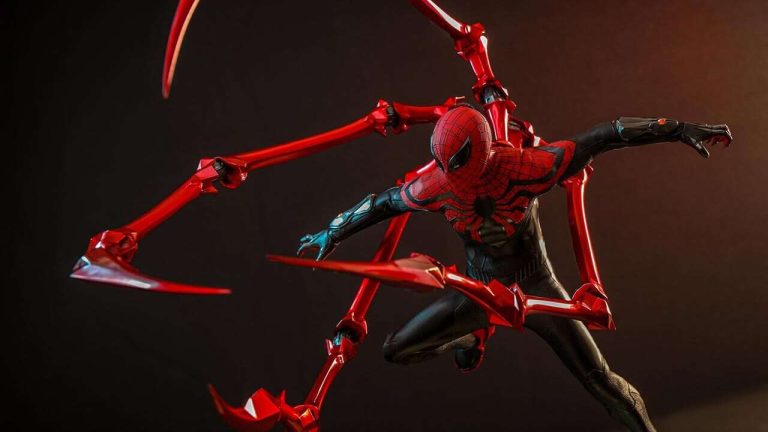 Hot Toys Superior Spider-Man Swings Into Action With This Slick Sixth-Scale Figure