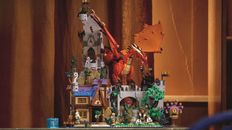 Massive Dungeons & Dragons Lego Set Has Arrived, Comes With 2 Free Kits